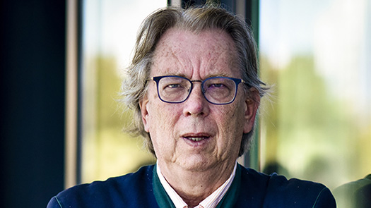 Dr. Estevão Pape